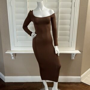 Re Ona Off Shoulder Dress Chocolate